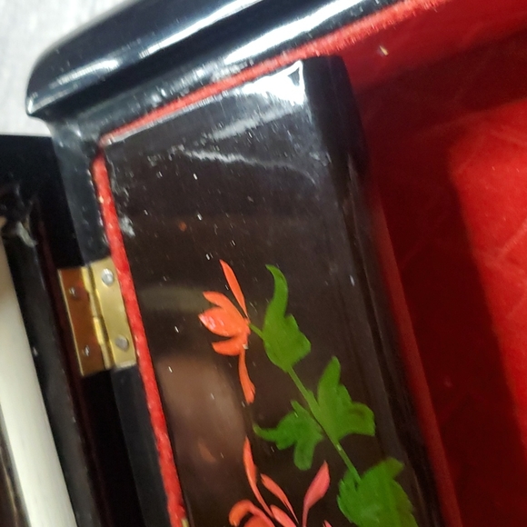 Vintage Jewelry Box - Picture 5 of 7